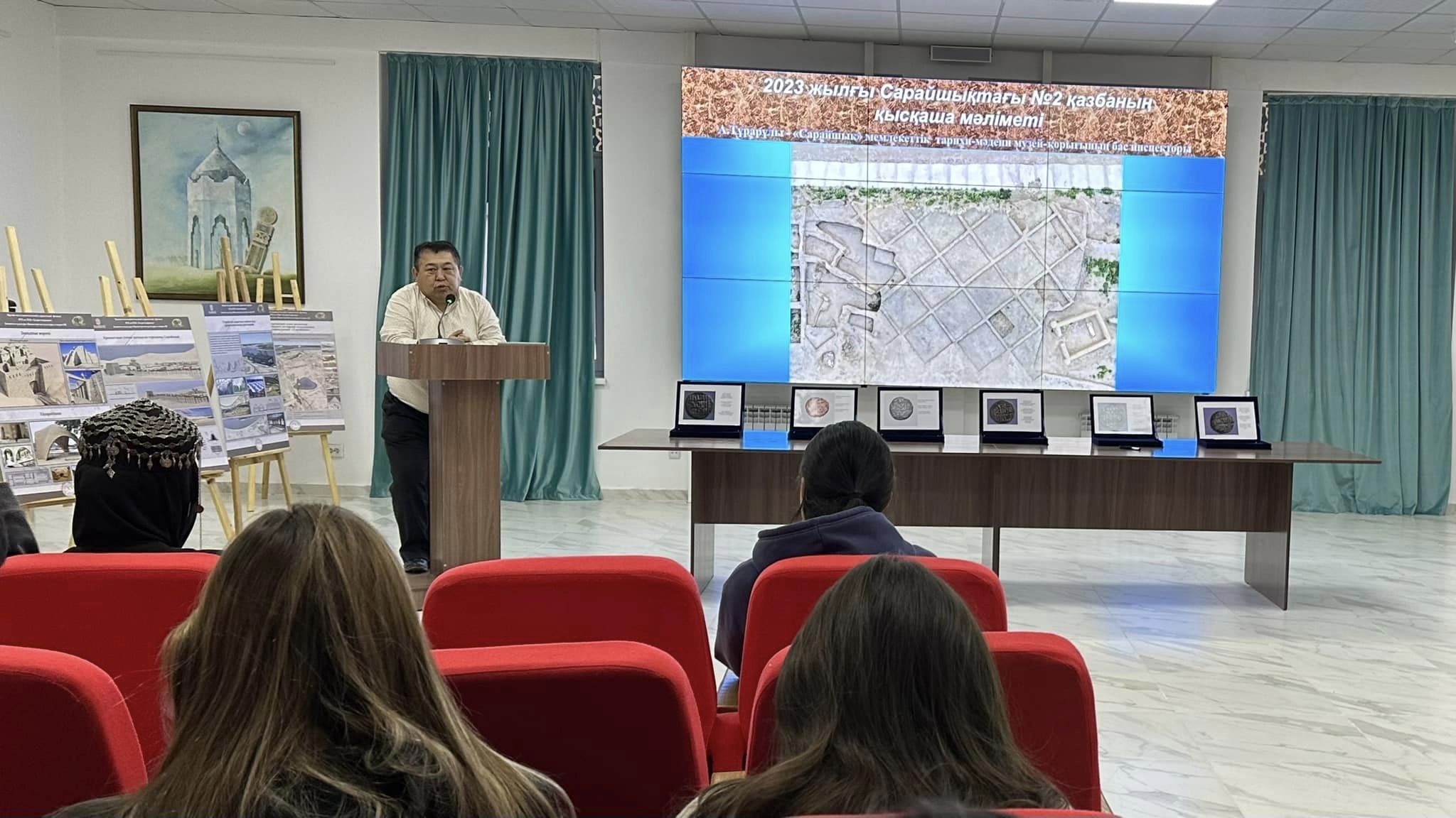The museum-reserve specialists held a lecture-exhibition for students